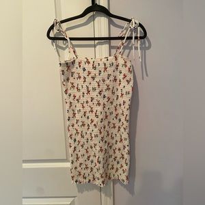 New with tags - Forever 21 Ruched Floral Print mini dress